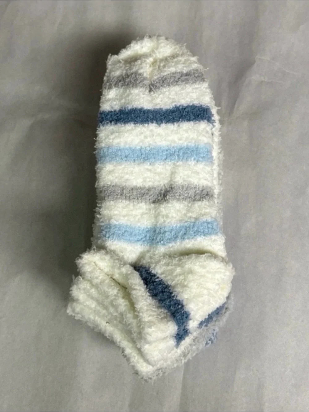 New Born Socks Women’s 4 Pair Blue & White Plush Soft Cozy No Show Socks Casual